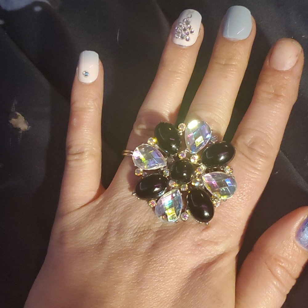Stretchy ring